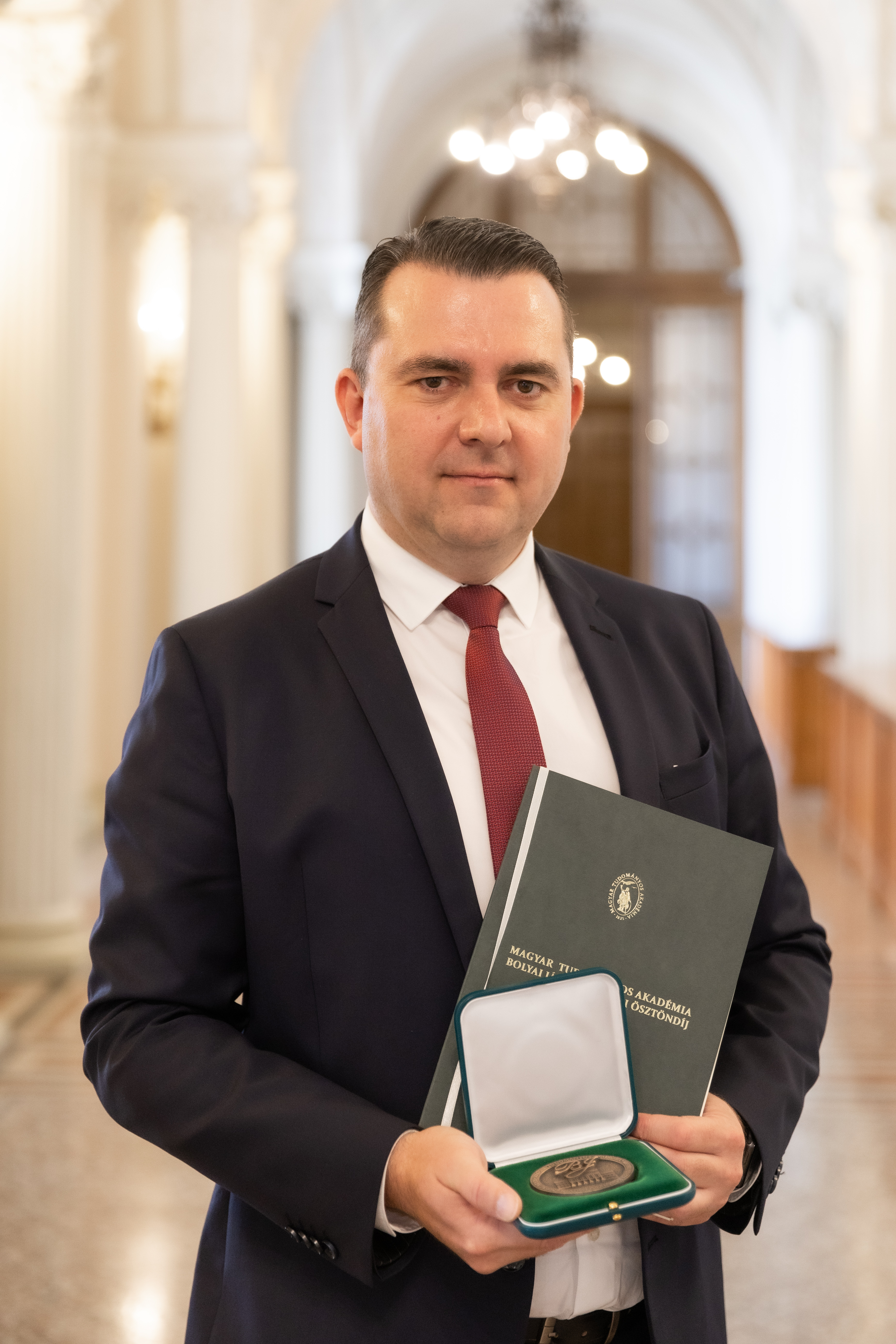 dr. váczy kálmán zoltán